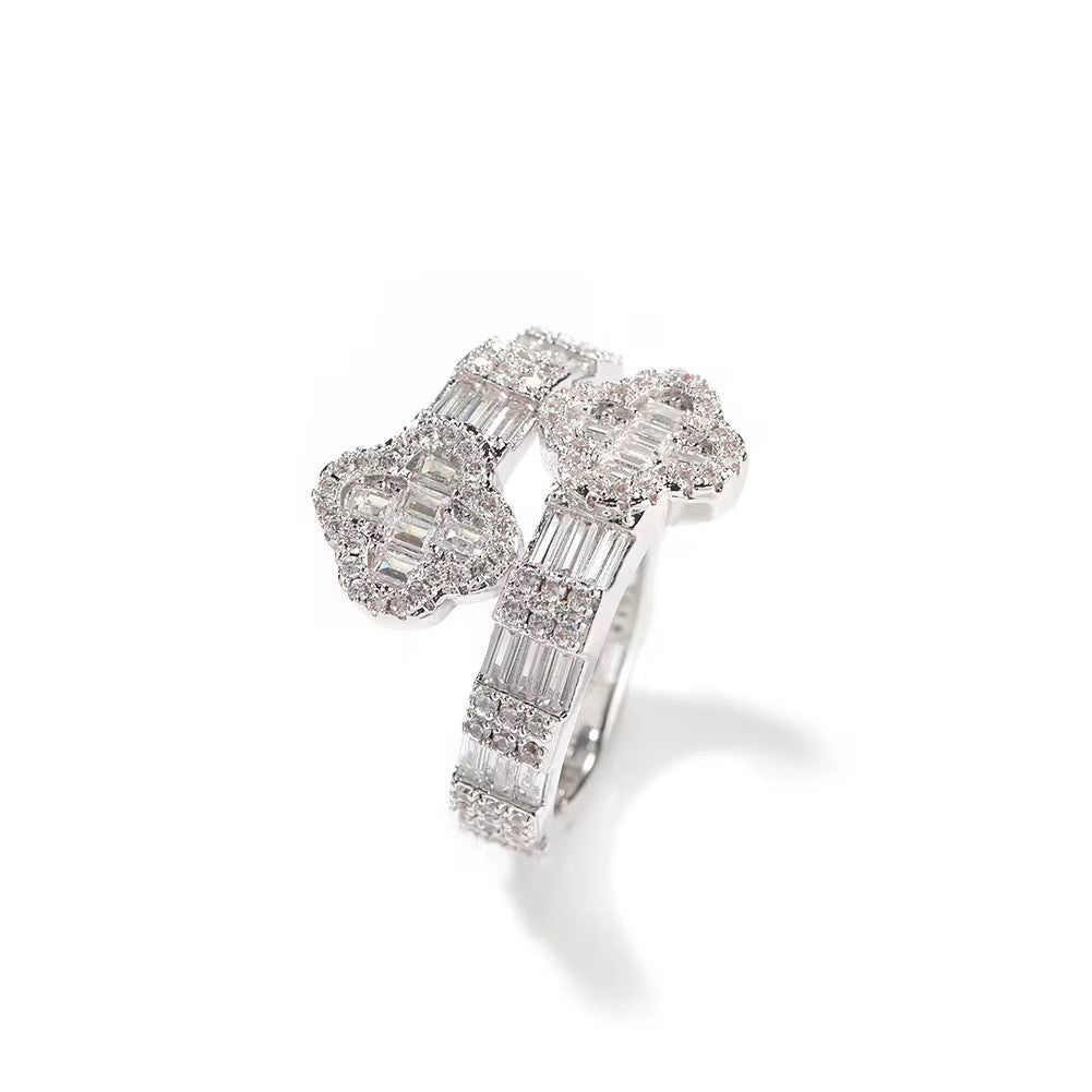 Baguette Lucky Clover Ring
